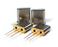 HC49 4 pole